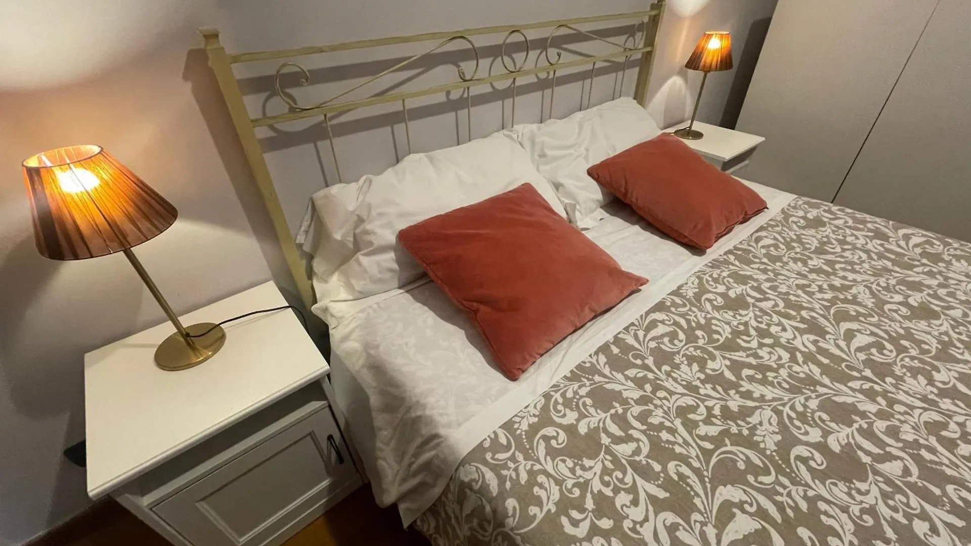 Paradise Rooms - Brignole Station Gênes Maison d'hôtes