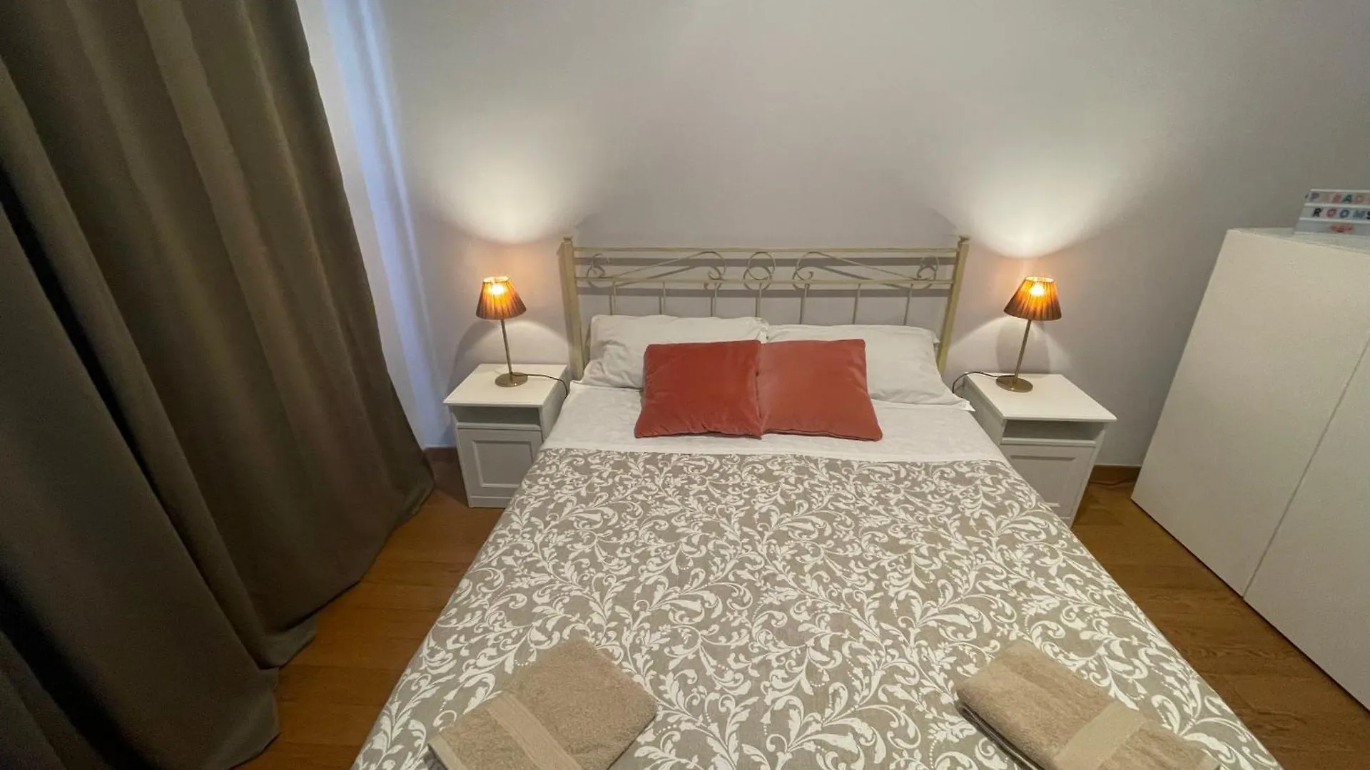 Gasthof Paradise Rooms - Brignole Station Genua