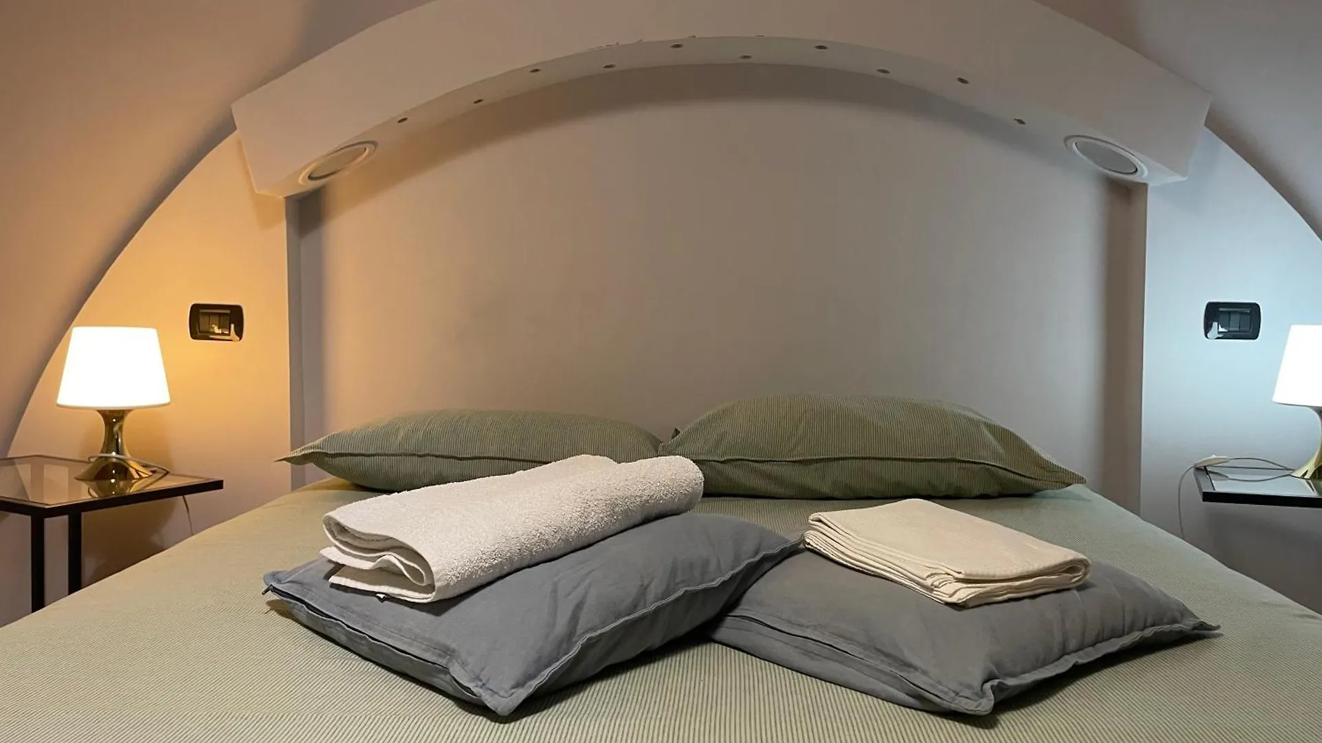 Gasthof Paradise Rooms - Brignole Station Genua