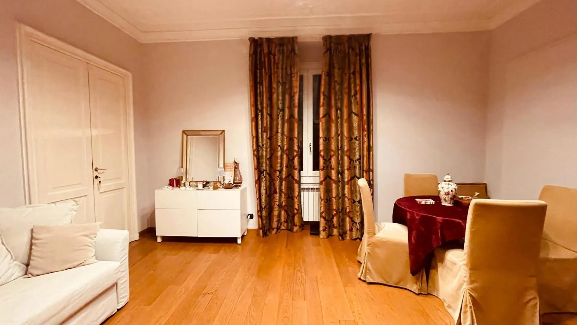 Paradise Rooms - Brignole Station Genua 0*,  Italien