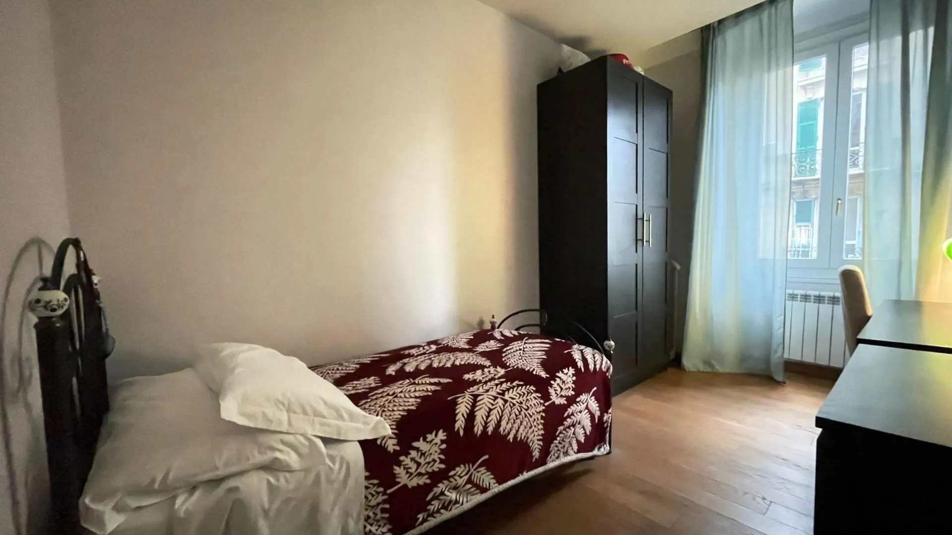 Paradise Rooms - Brignole Station Gênes 0*,  Italie